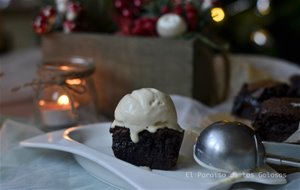 Brownie Con Trozos De Chocolate Derretido De Donna Hay
