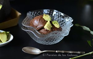 Helado De Aguacate Y Chocolate Sin Azúcar
