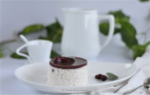 Mousse De Yogur Y Smoothie De Plátano Y Frutos Rojos Sin Azúcar Añadido
