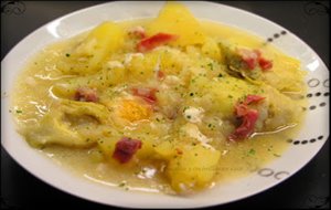 Alcachofas En Conserva Con Patatas, Jamón Y Huevos