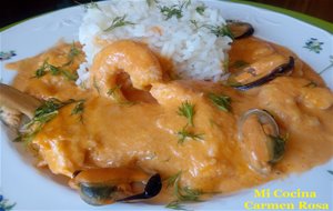 Salmon Con Langostinos Y Mejillones En Crema De Marisco.
