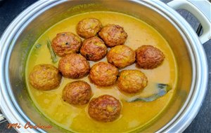 Albondigas De Carne En Salsa De Almendras
