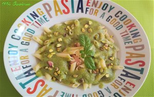 Macarrones Con Atún, Pesto De Pistachos Y Albahaca
