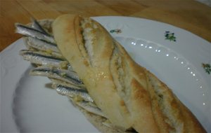 Bocadillo Malagueño: De Boquerones En Vinagre O Al Natural
