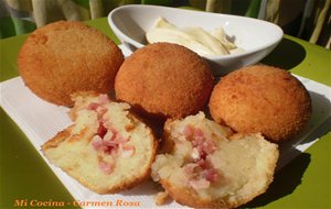 Bolas De Puré De Patatas Rellenas De Jamon Serrano 