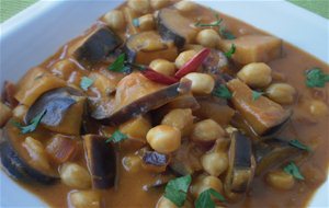 Curry De Berenjenas Y Garbanzos
