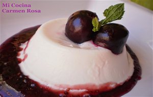 Panna Cotta Con Culi De Cerezas De Alfarnate
