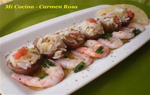 Tomates Rellenos Con Ensalada De Arroz Y Gambas
