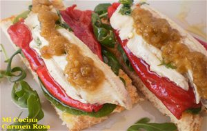 Tosta De Pimiento Asado Con Boquerones Al Natural Y Mermelada De Aceitunas Aloreñas
