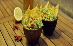 Salsa Guacamole (con Nachos)