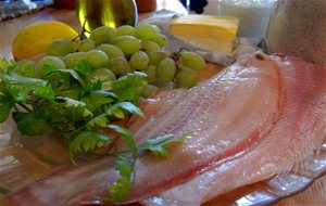 Lenguado Empanado Con Salsa De Mantequilla Y Uvas. (#colorysabor De Temporada)