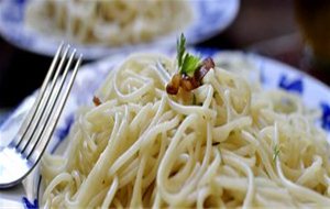 Espaguetis &#8220;aglio E Olio&#8221;. La Salsa Clásica De Aceite Y Ajo &#8220;express&#8221;. (#colorysabor)