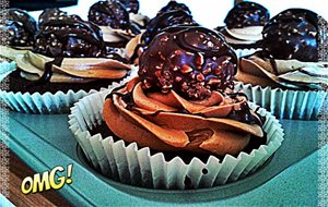 Cupcakes Ferrero Rocher... Mmmm...
