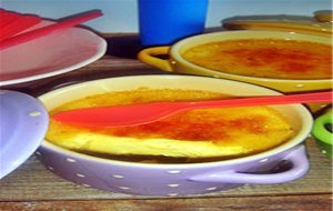 Crema Catalana Con Sorpresa De Chocolate Blanco Y Almendras Crujientes
