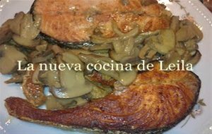 Salmon Con Champiñones
