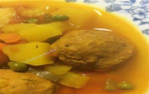 Guiso De Patatas Con Albóndigas 
