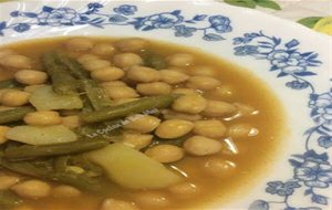 Potaje De Garbanzos Con Judias Verdes 
