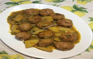 Albóndigas En Salsa Al Estilo De La Abuela 
