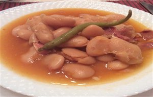 Judiones De La Granja Con Oreja, A Lo "falsarius Chef"
