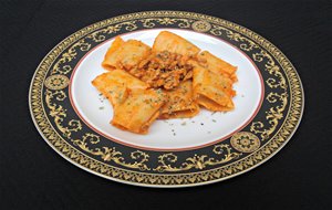 Paccheri (macarrones Gigantes) A La Boloñesa