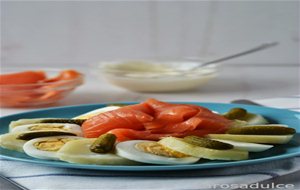 Ensalada De Patatas Y Salmón