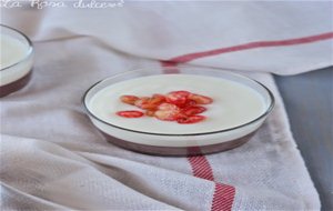 Gelatina De Granada Y Yogur Sin Azúcar Y Sin Lactosa