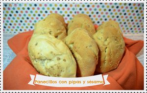 Panecillos Con Pipas Y Sésamo