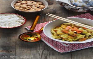 Pollo Con Almendras Al Curry