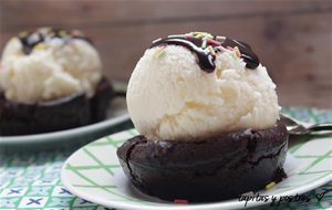 Tazón De Brownie Con Helado De Limón.
