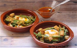 Huevos En Corral Con Judías Verdes.
