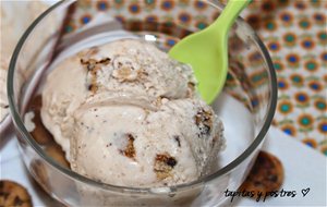 Helado De Queso Y Mini Chips Ajoy.
