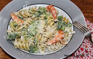 Espirales Con Brócoli Y Gambas.
