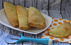 Mini Calzone De Pollo Y Verduras.
