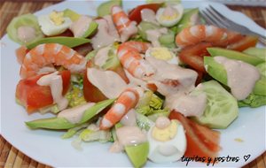 Ensalada De Aguacate, Gambas Y Salsa Rosa.
