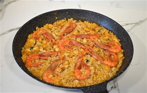 Arroz Con Berberechos Y Gambas Rojas 
