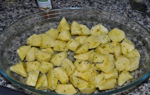 Salmón Con Miel Y Limón Con Guarnición De Patatas Al Horno
