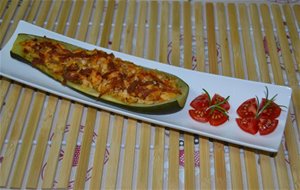 Calabacin Relleno De Pollo Gratinado Al Horno 
