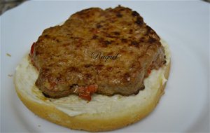 Hamburguesa Rellena De Pimientos Confitados
