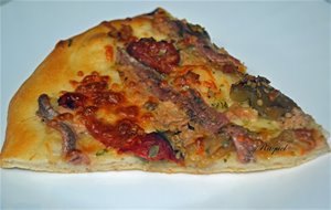 Pizza De Escalivada Atún Y Anchoas
