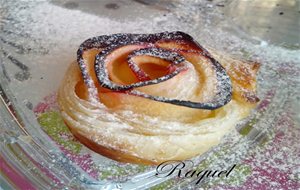 Rosas De Hojaldre Con Manzana Y Cabello De Angel
