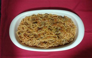 Espaguetti Con Setas, Almejas Y Gambas

