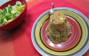 Asalto De Octubre: Tartar De Salmón, Con Aguacate.
