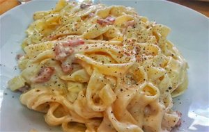 Tagliatelle Con Nata Y Bacon "carbonara"
