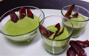 Crema De Guisantes Con Crujiente De Jamón
