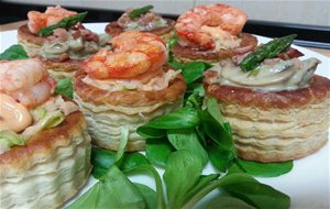 Bandeja De Volovanes Rellenos De Gambas O Champiñones
