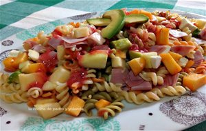 Ensalada De Pasta Y Frutas Con Vinagreta De Higos
