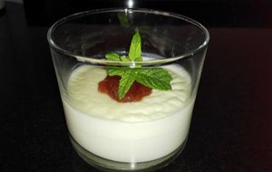 Panacota Con Mermelada De Fresa
