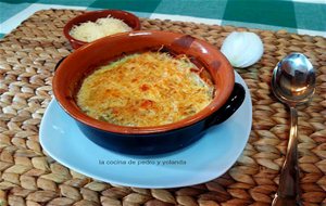 Sopa De Cebolla Con Queso Gratinado
