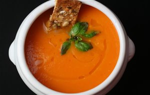 Sopa De Tomate A La Albahaca
