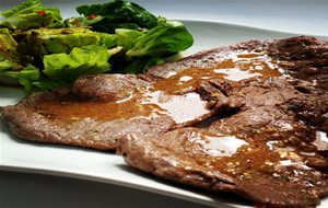 Filetes Al Horno De Babilla De Ternera Con Salsa De Especias Y Mostaza
